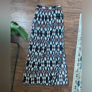 Maxi skirt with side slit and belt loops